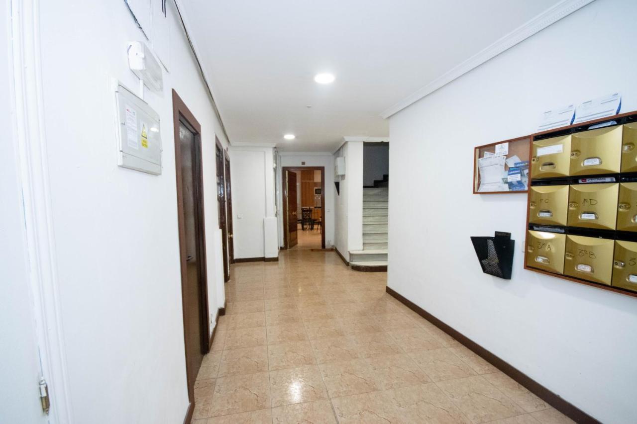 For You Rentals Apartamento Temporal Con Encanto En Malasana Min24 Madrid Esterno foto
