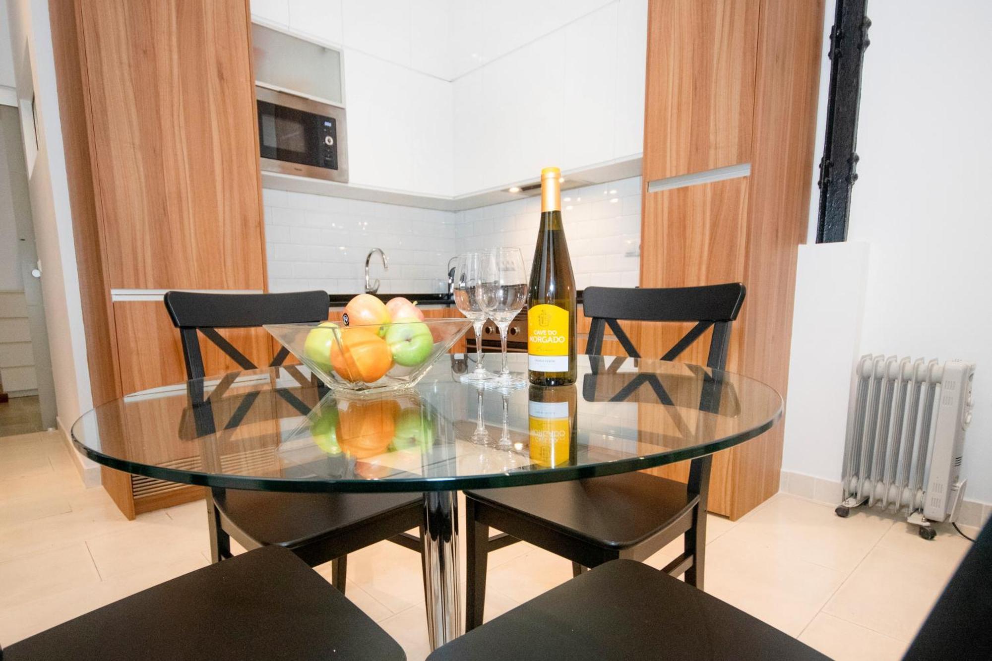 For You Rentals Apartamento Temporal Con Encanto En Malasana Min24 Madrid Esterno foto
