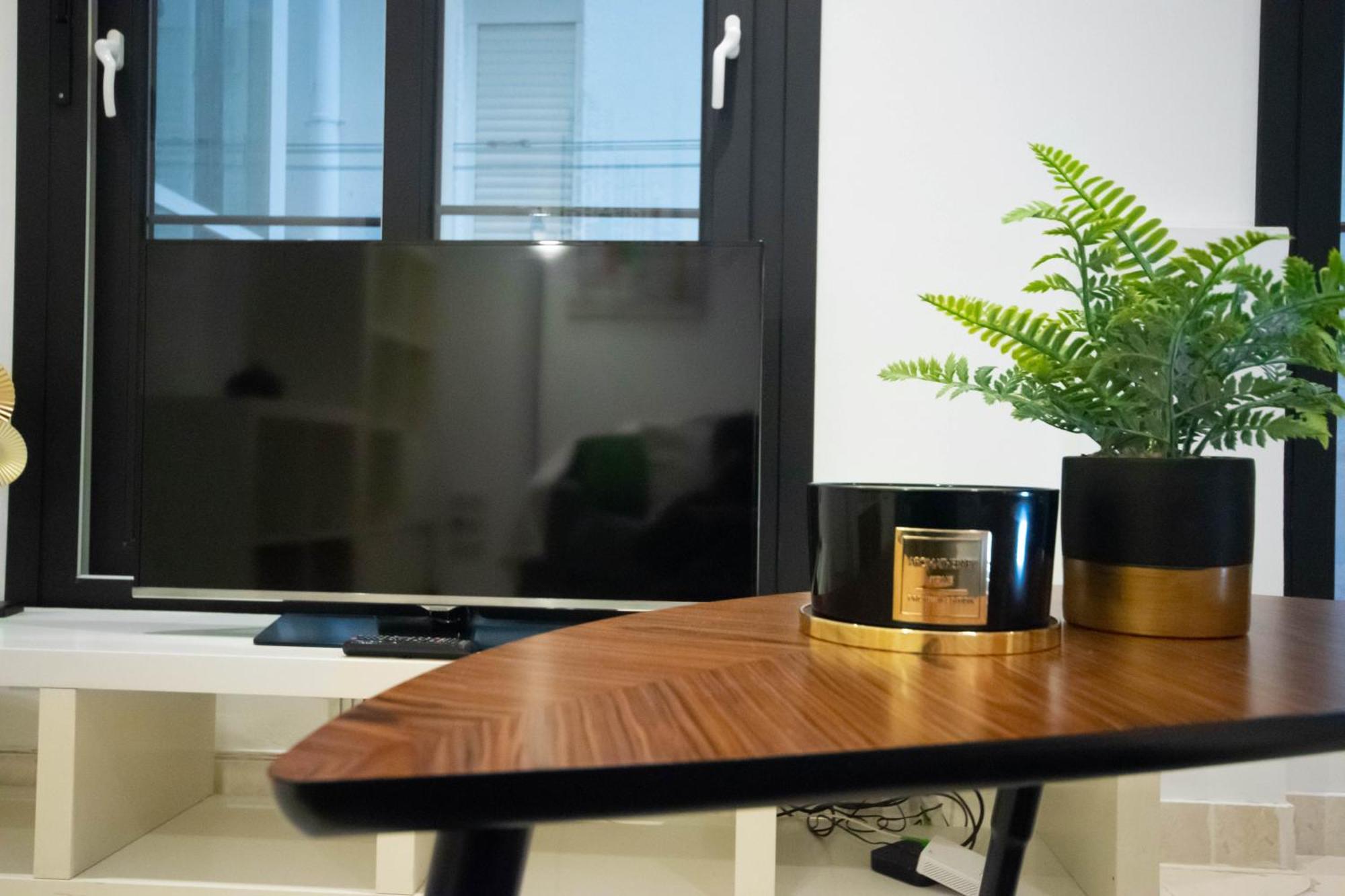 For You Rentals Apartamento Temporal Con Encanto En Malasana Min24 Madrid Esterno foto