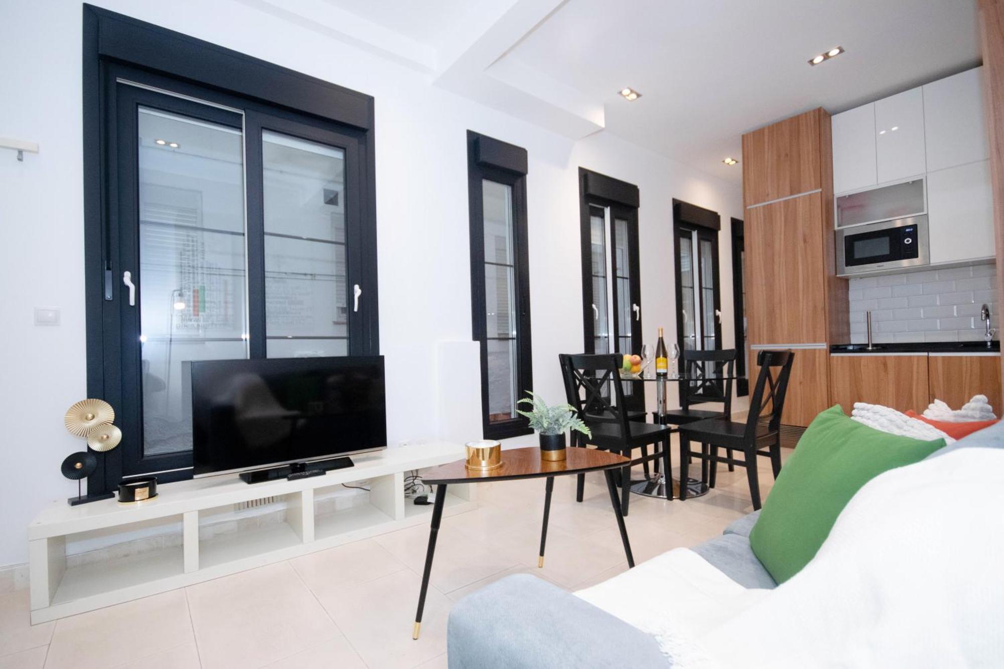 For You Rentals Apartamento Temporal Con Encanto En Malasana Min24 Madrid Esterno foto
